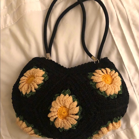 Flowery Handbag - Picture 2 of 3